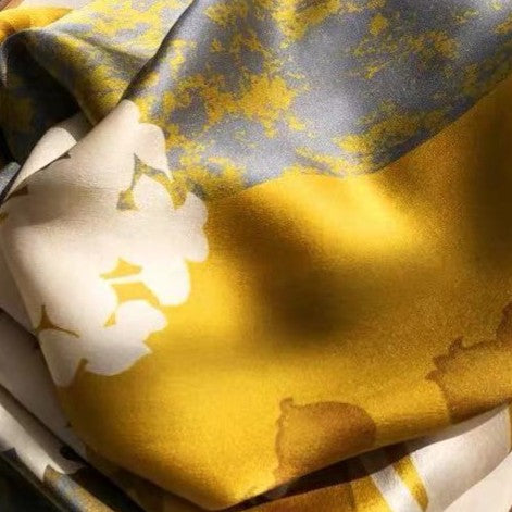 Wind bell flower whitening and age-reducing versatile silk scarf