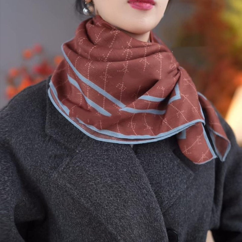 Letter-patterned scarf, a stylish and warm gift