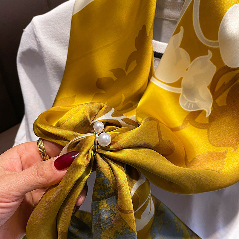 Wind bell flower whitening and age-reducing versatile silk scarf