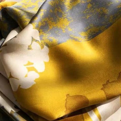 Wind bell flower whitening and age-reducing versatile silk scarf