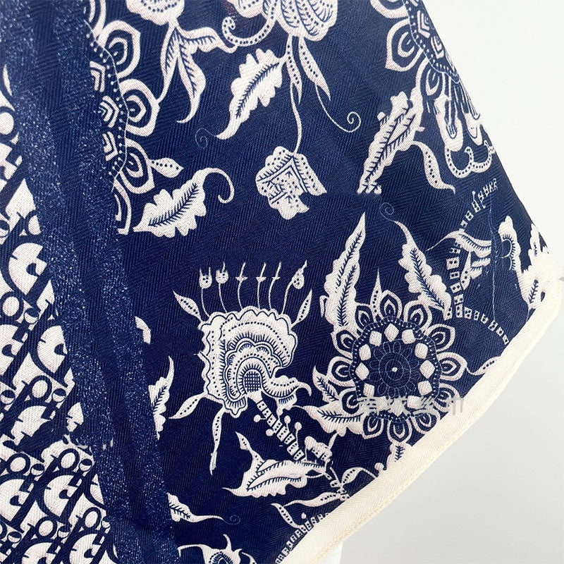 Navy blue and white double-sided two-color warm scarf