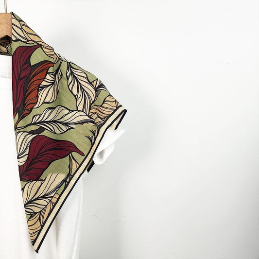 Retro scarf in the style of oil painting from the novel "Floating Life Chronicles"