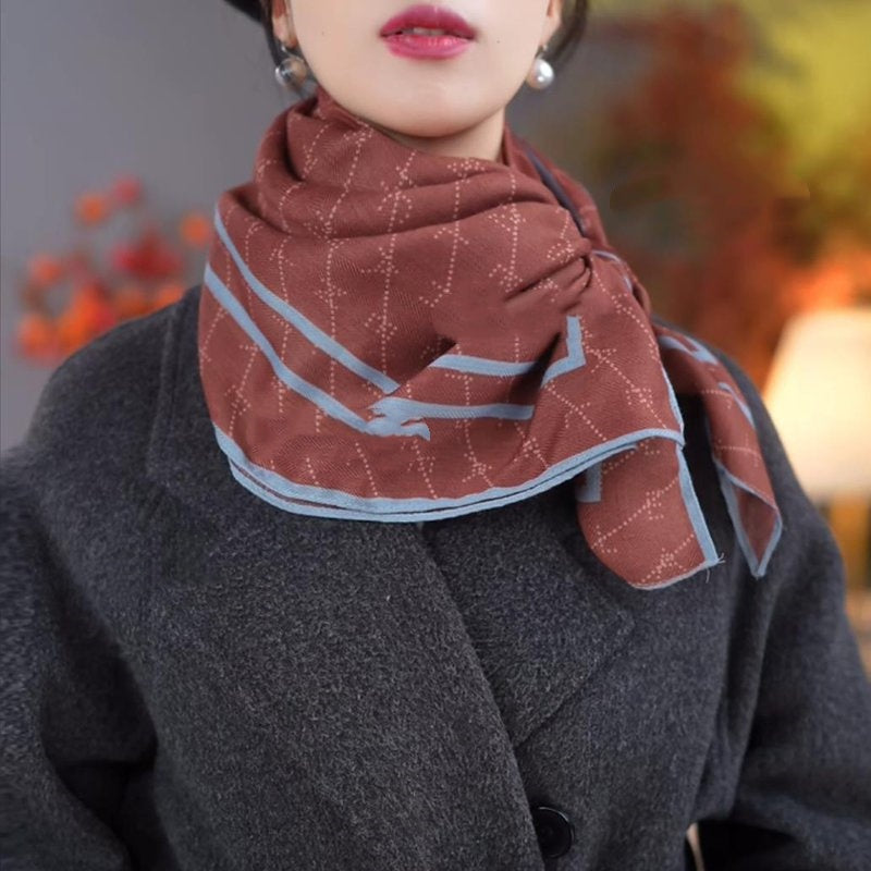 Letter-patterned scarf, a stylish and warm gift